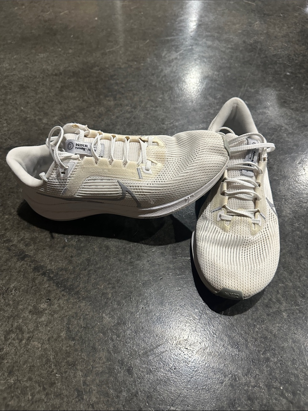 Nike Off-White/Tan Knit Running Sneakers